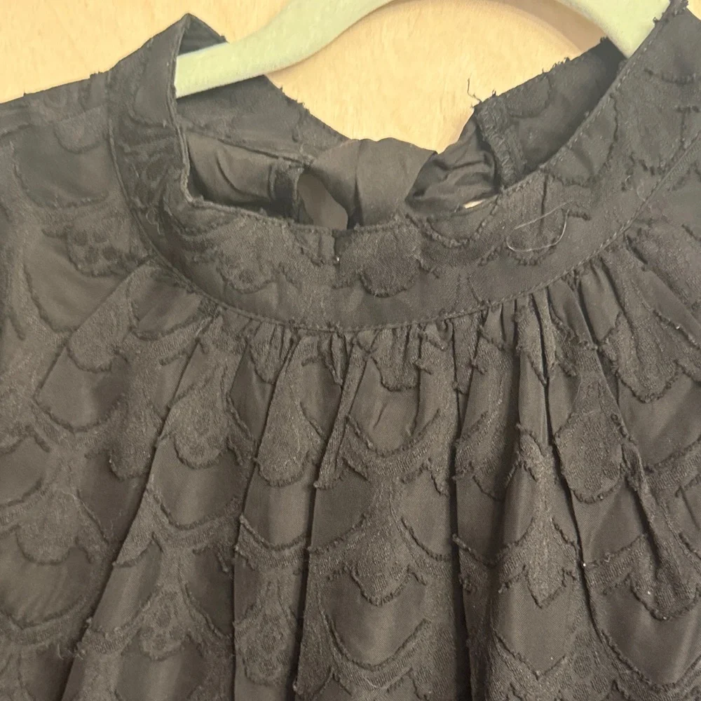 Elegant Black Lace Long-Sleeve Blouse - Picture 4 of 5